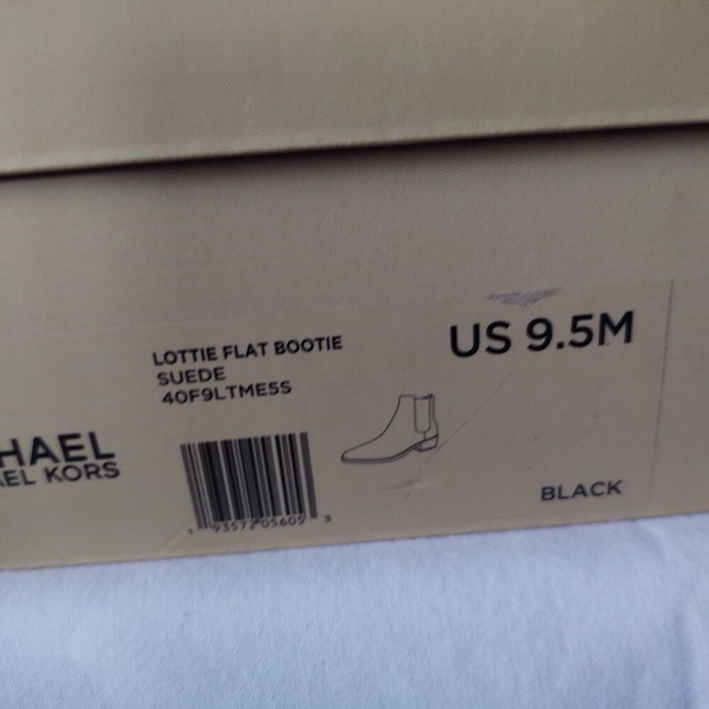 MICHAEL KORS LOTTIE FLAT BOOTIE SUEDE SIZE 9.5 - Picture 14 of 15